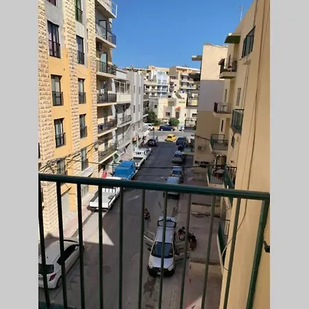 Apartment Deluxe With Pool In The Heart Of St Pauls Bay St. Paul's Bay