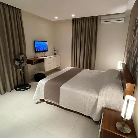 Deluxe With Pool In The Heart Of St Pauls Bay *