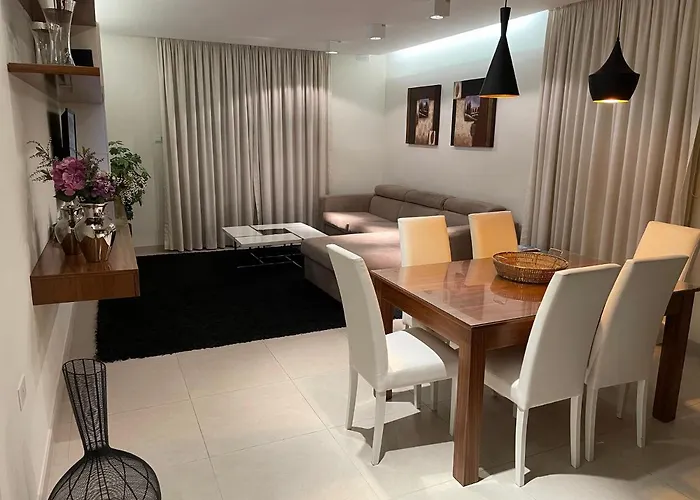 Deluxe With Pool In The Heart Of St Pauls Bay Apartamento