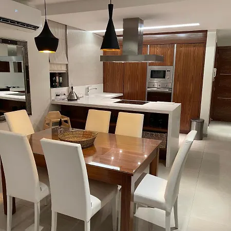 Deluxe With Pool In The Heart Of St Pauls Bay * 圣保罗湾城